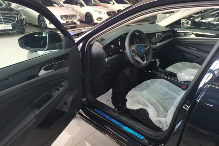 Used Volkswagen Passat 2026 Model, Outstanding 380TSI Xingkong Longteng Edition Driver Seat