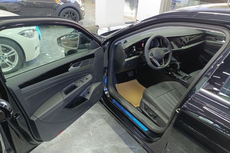 Used Volkswagen Passat 2026 Model, Outstanding 330TSI Elite Edition Driver Seat