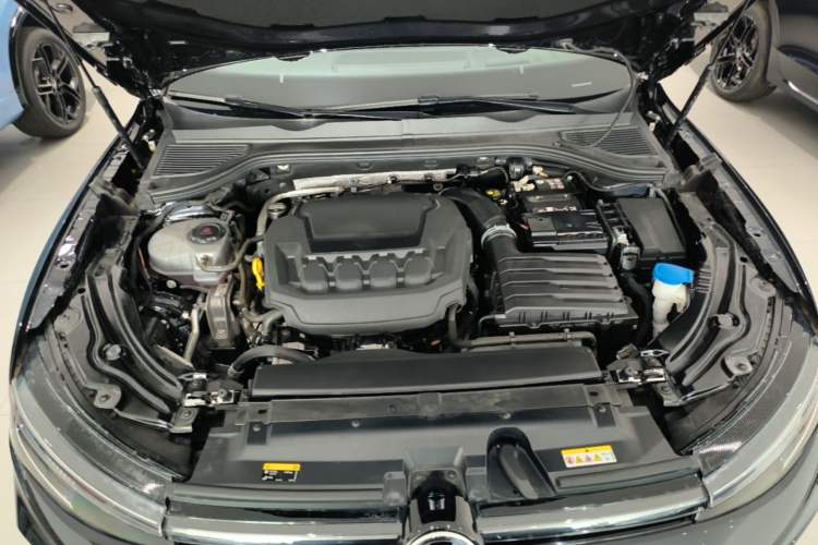 Used Volkswagen Passat 2026 Model, Pro 380TSI Xingkong Longzun Edition Engine Bay