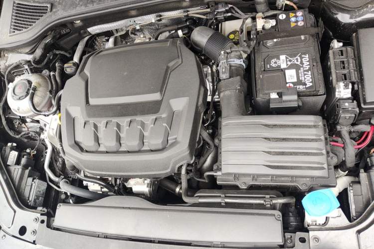 Used Volkswagen Passat 2026 Model, Outstanding 330TSI Xingkong Elite Edition Engine Bay