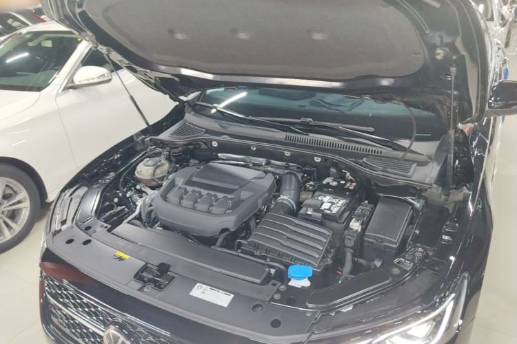 Used Volkswagen Passat 2026 Model, Outstanding 380TSI Xingkong Longyao Edition Engine Bay