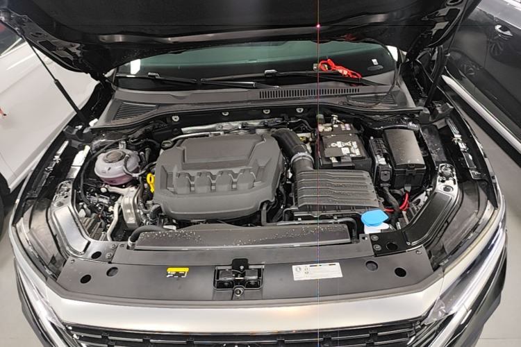 Used Volkswagen Passat 2026 Model, Outstanding 380TSI Longteng Edition Engine Bay