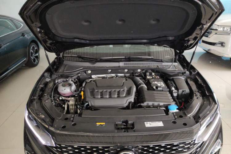 Used Volkswagen Passat 2026 Model, Outstanding 380TSI Xingkong Longteng Edition Engine Bay