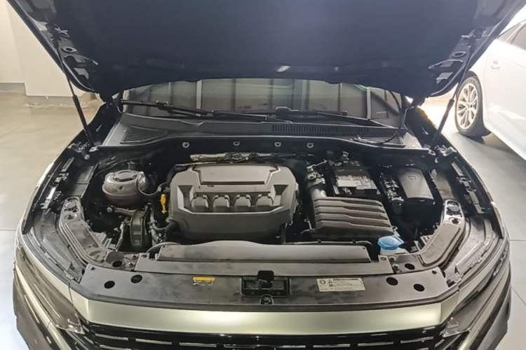 Used Volkswagen Passat 2026 Model, Outstanding 330TSI Elite Edition Engine Bay