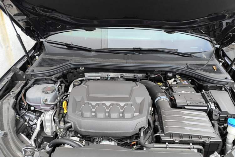 Used Volkswagen Passat 2026 Model, Pro 380TSI Xingkong Longzun Edition Engine Bay