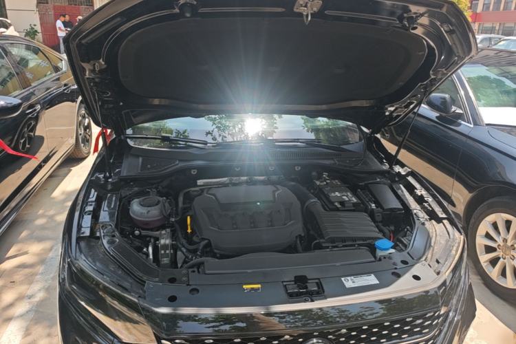 Used Volkswagen Passat 2026 Model, Outstanding 380TSI Xingkong Longteng Edition Engine Bay
