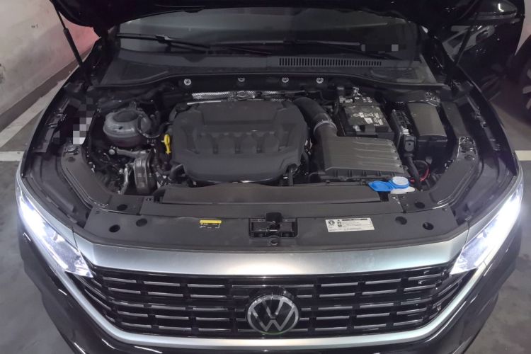 Used Volkswagen Passat 2026 Model, Outstanding 380TSI Longteng Edition Engine Bay