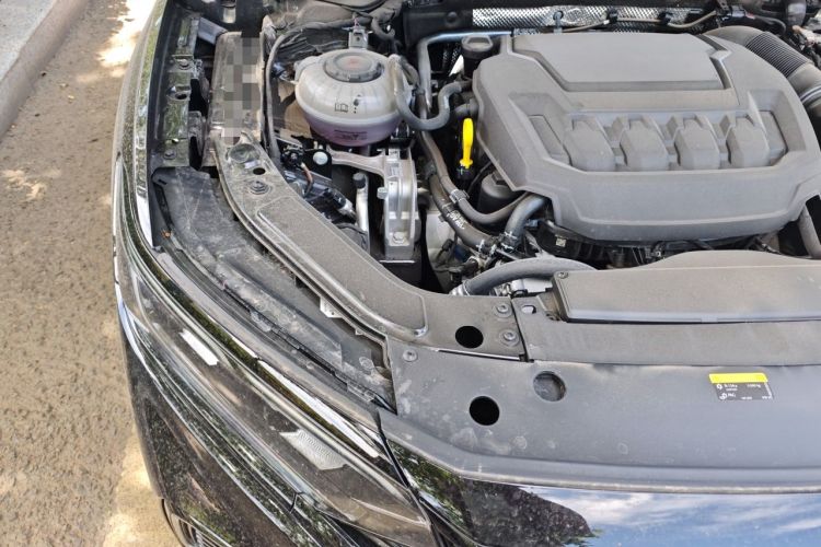 Used Volkswagen Passat 2026 Model, Outstanding 380TSI Xingkong Longyao Edition Engine Bay Right