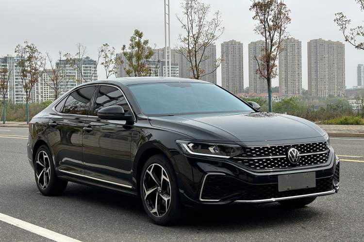 Used Volkswagen Passat 2026 Model, Outstanding 380TSI Xingkong Longteng Edition Exterior 1