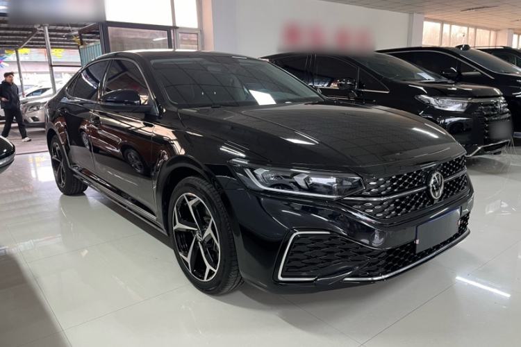 Used Volkswagen Passat 2026 Model, Outstanding 380TSI Xingkong Longteng Edition Exterior 2