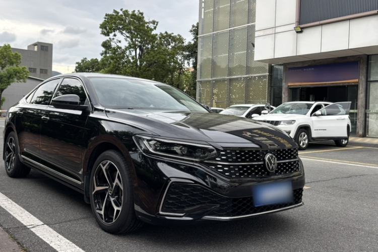 Used Volkswagen Passat 2026 Model, Outstanding 380TSI Xingkong Longteng Edition Exterior 2
