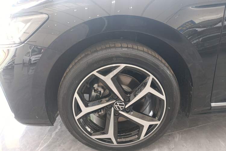Used Volkswagen Passat 2026 Model, Outstanding 380TSI Xingkong Longteng Edition Exterior 4