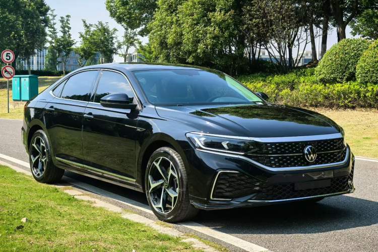 Used Volkswagen Passat 2026 Model, Outstanding 380TSI Xingkong Longteng Edition Exterior 5