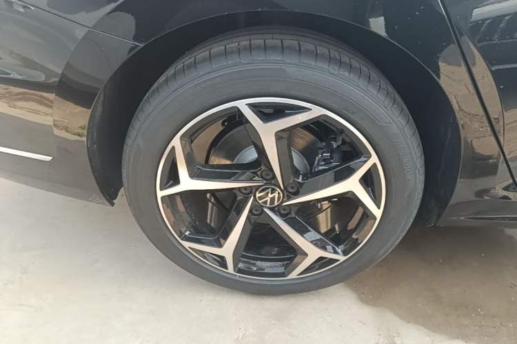 Used Volkswagen Passat 2026 Model, Outstanding 380TSI Xingkong Longteng Edition Exterior 5