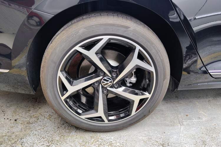Used Volkswagen Passat 2026 Model, Outstanding 380TSI Xingkong Longteng Edition Exterior 5