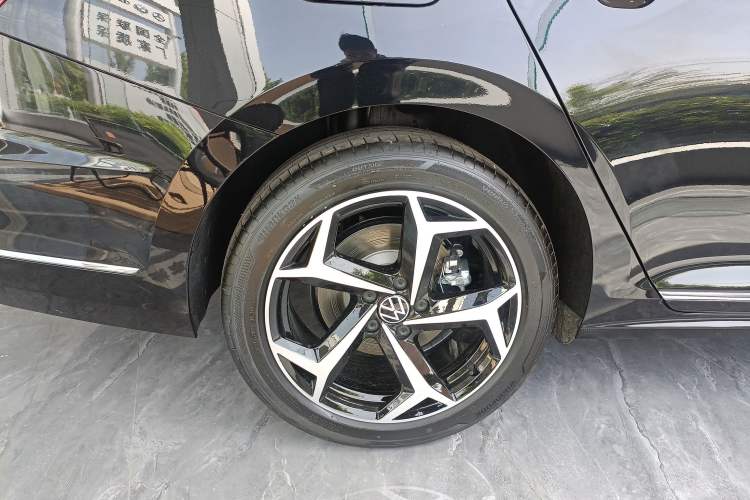 Used Volkswagen Passat 2026 Model, Outstanding 380TSI Xingkong Longteng Edition Exterior 5