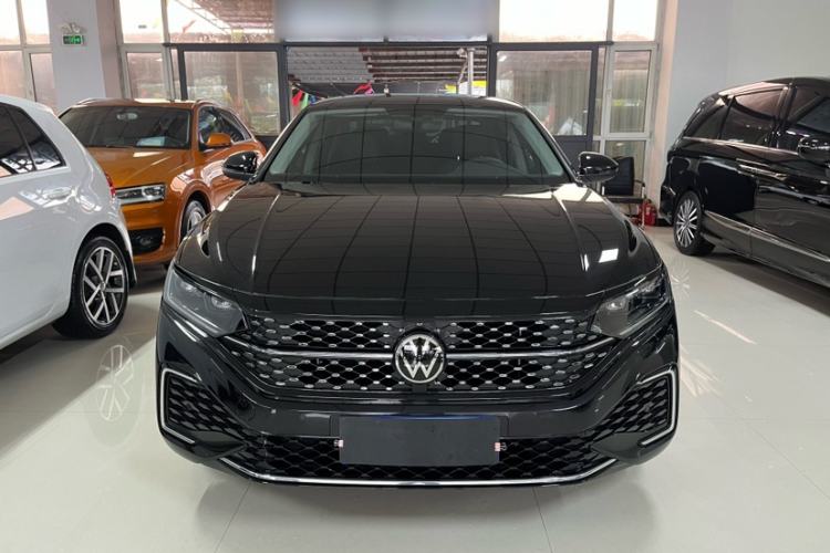 Used Volkswagen Passat 2026 Model, Outstanding 380TSI Xingkong Longteng Edition Exterior 5