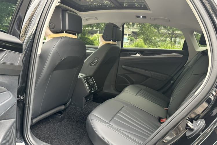 Used Volkswagen Passat 2026 Model, Outstanding 380TSI Xingkong Longteng Edition Exterior 9