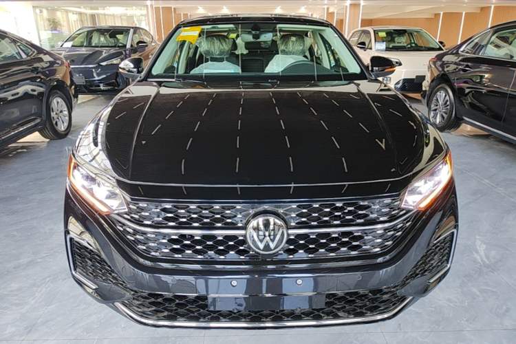Used Volkswagen Passat 2026 Model, Outstanding 380TSI Xingkong Longteng Edition Front