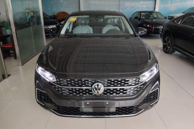 Used Volkswagen Passat 2026 Model, Outstanding 380TSI Xingkong Longteng Edition Front
