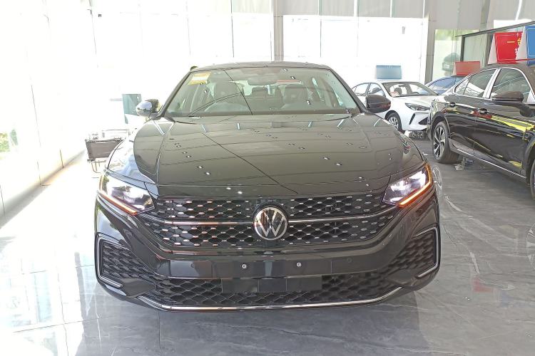 Used Volkswagen Passat 2026 Model, Outstanding 380TSI Xingkong Longteng Edition Front