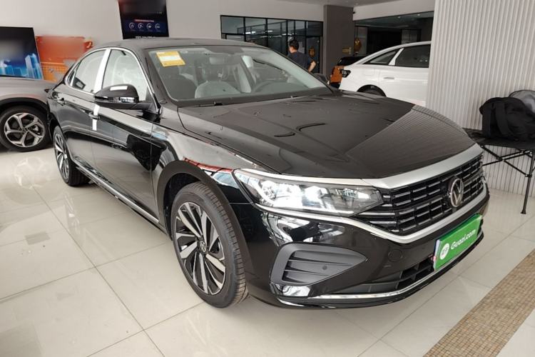 Used Volkswagen Passat 2026 Model, Outstanding 380TSI Longteng Edition Front Right 45 Deg