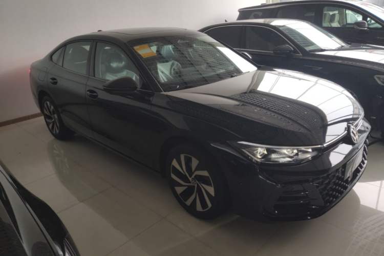Used Volkswagen Passat 2026 Model, Pro 380TSI Xingkong Longyun Edition Front Right 45 Deg