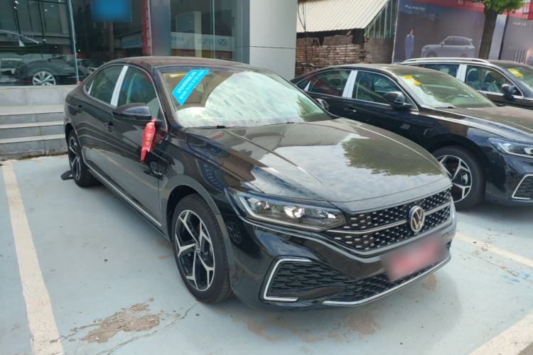 Used Volkswagen Passat 2026 Model, Outstanding 380TSI Xingkong Longteng Edition Front Right 45 Deg