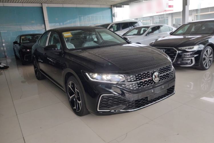 Used Volkswagen Passat 2026 Model, Outstanding 380TSI Xingkong Longteng Edition Front Right 45 Deg
