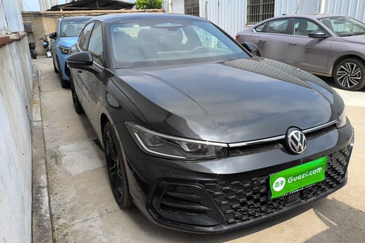 Used Volkswagen Passat 2026 Model, Pro 380TSI Xingkong Longzun Edition Front Right 45 Deg