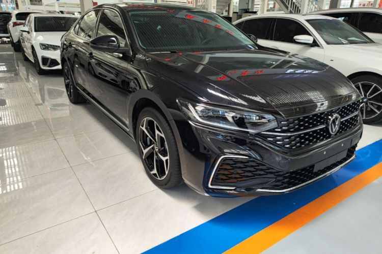 Used Volkswagen Passat 2026 Model, Outstanding 380TSI Xingkong Longteng Edition Front Right 45 Deg