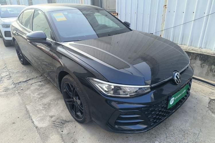 Used Volkswagen Passat 2026 Model, Pro 380TSI Xingkong Longzun Edition Front Right 45 Deg