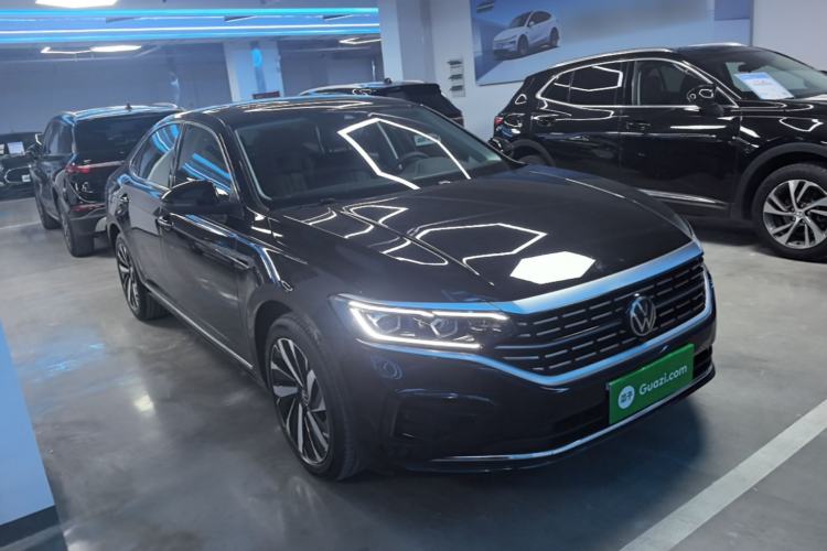Used Volkswagen Passat 2026 Model, Outstanding 380TSI Longyao Edition Front Right 45 Deg