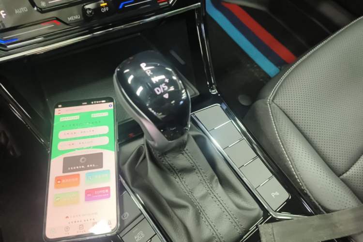 Used Volkswagen Passat 2026 Model, Outstanding 330TSI Xingkong Elite Edition Gear Lever