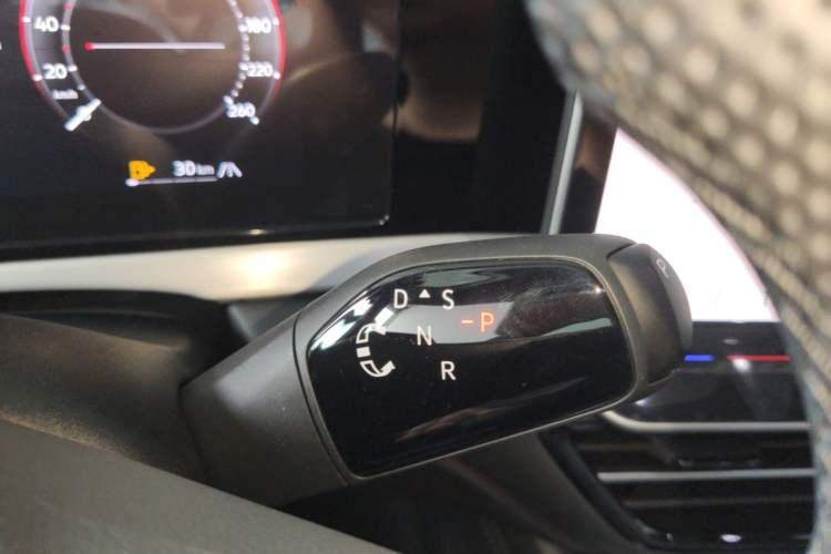 Used Volkswagen Passat 2026 Model, Pro 380TSI Xingkong Longyun Edition Gear Lever