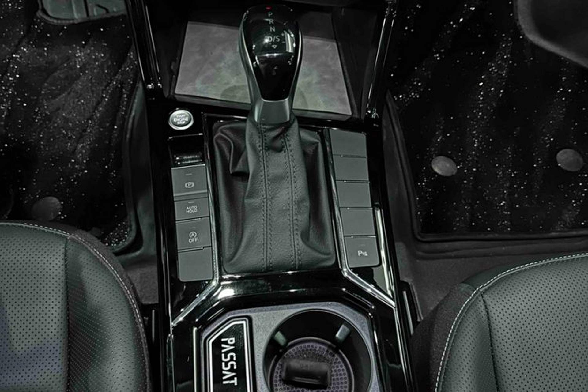 Used Volkswagen Passat 2026 Model, Outstanding 380TSI Xingkong Longteng Edition Gear Lever
