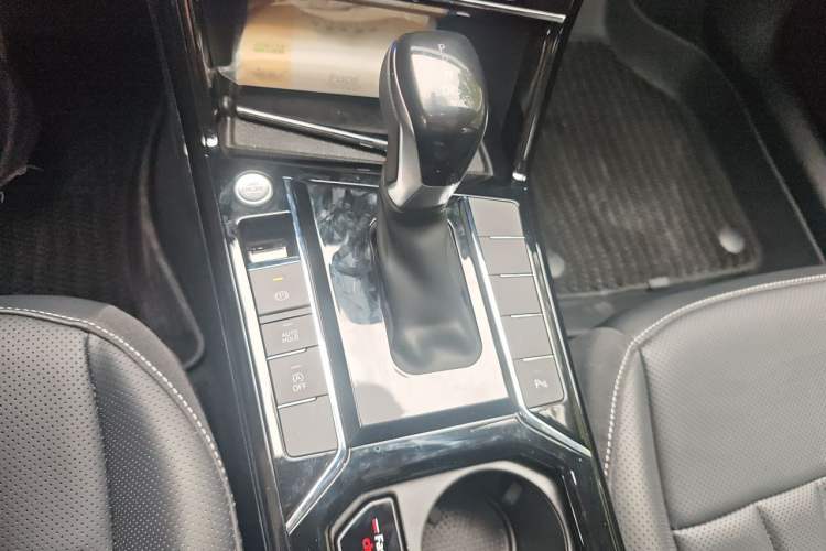 Used Volkswagen Passat 2026 Model, Outstanding 380TSI Xingkong Longteng Edition Gear Lever