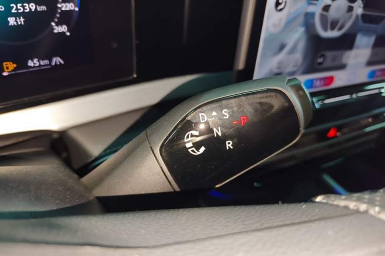 Used Volkswagen Passat 2026 Model, Pro 380TSI Xingkong Longyao Edition Gear Lever