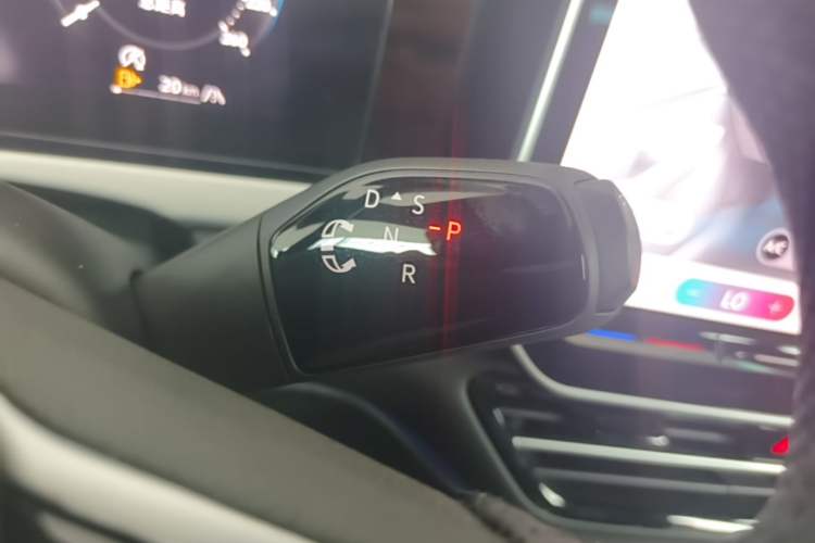Used Volkswagen Passat 2026 Model, Pro 380TSI Xingkong Longzun Edition Gear Lever
