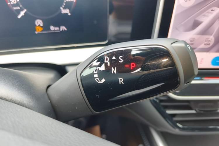 Used Volkswagen Passat 2026 Model, Pro 380TSI Xingkong Longzun Edition Gear Lever