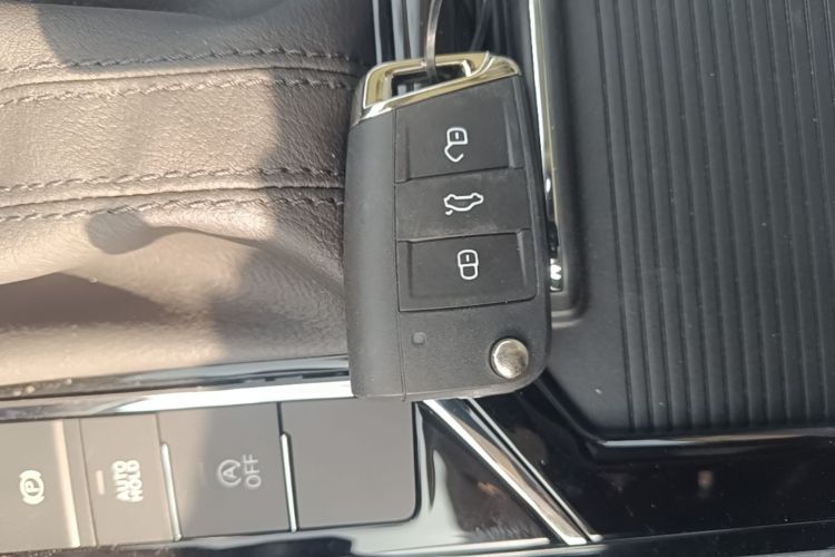 Used Volkswagen Passat 2026 Model, Outstanding 380TSI Xingkong Longteng Edition Interior 1