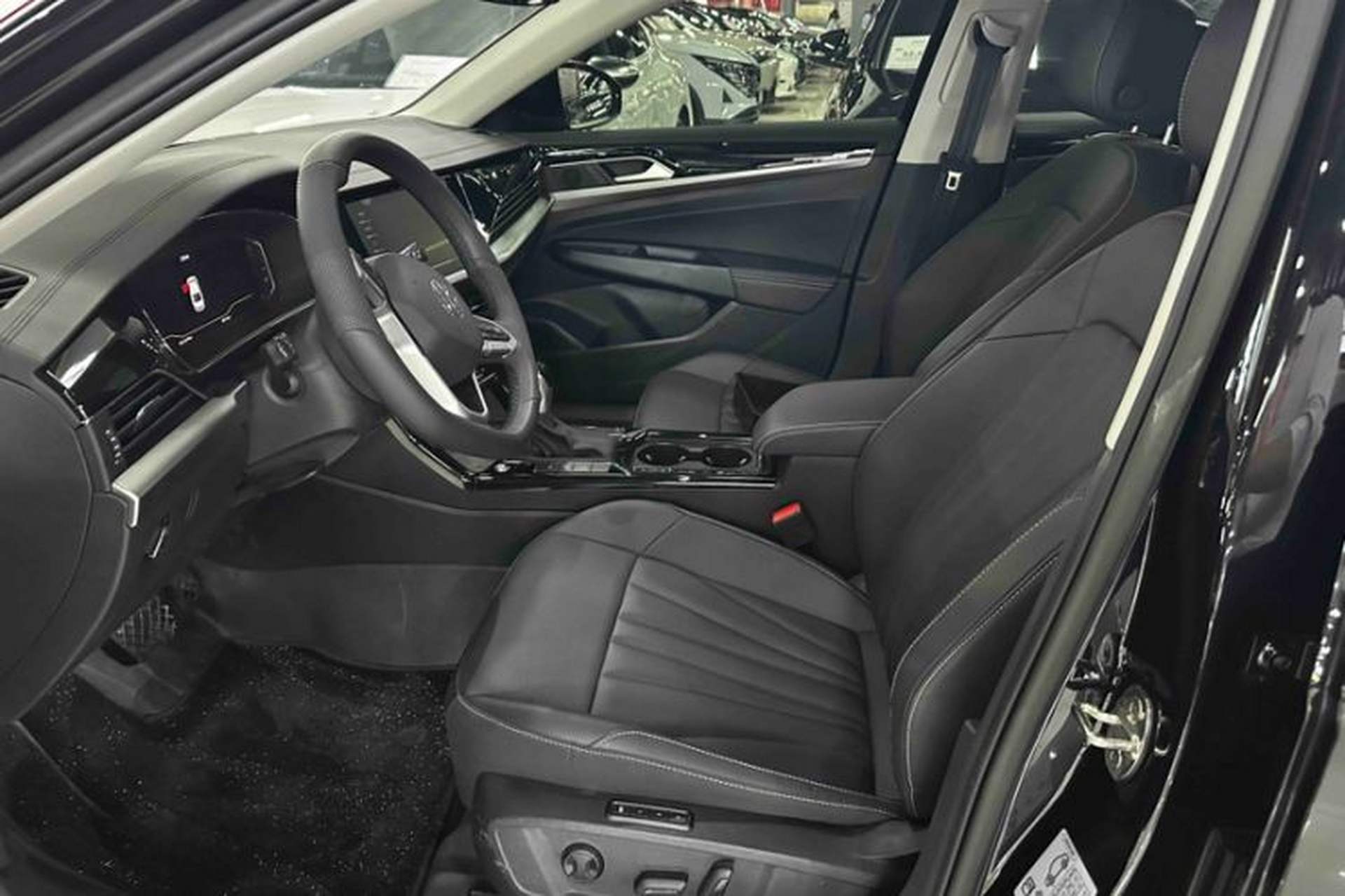 Used Volkswagen Passat 2026 Model, Outstanding 380TSI Xingkong Longteng Edition Interior 2