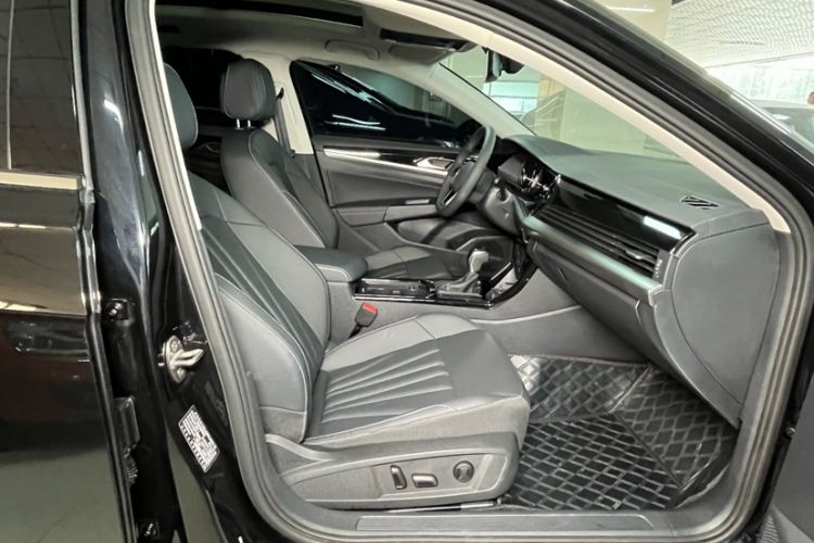 Used Volkswagen Passat 2026 Model, Outstanding 380TSI Xingkong Longteng Edition Interior 2