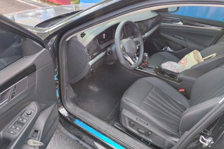 Used Volkswagen Passat 2026 Model, Outstanding 380TSI Xingkong Longteng Edition Interior 3