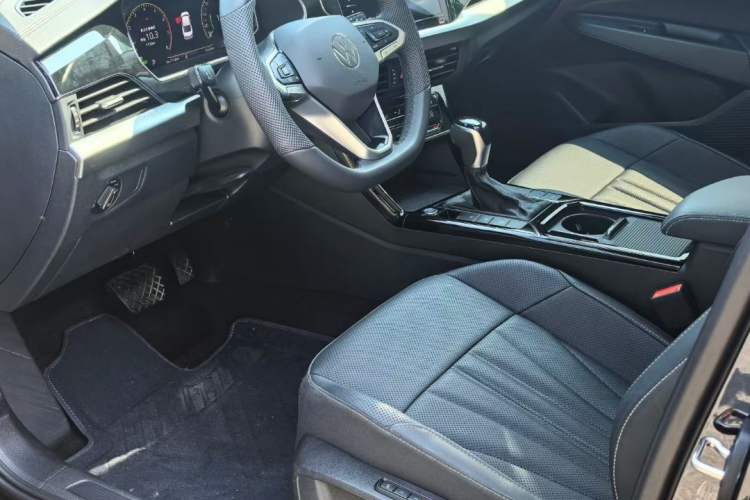 Used Volkswagen Passat 2026 Model, Outstanding 380TSI Xingkong Longteng Edition Interior 3