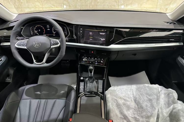 Used Volkswagen Passat 2026 Model, Outstanding 380TSI Xingkong Longteng Edition Interior 3