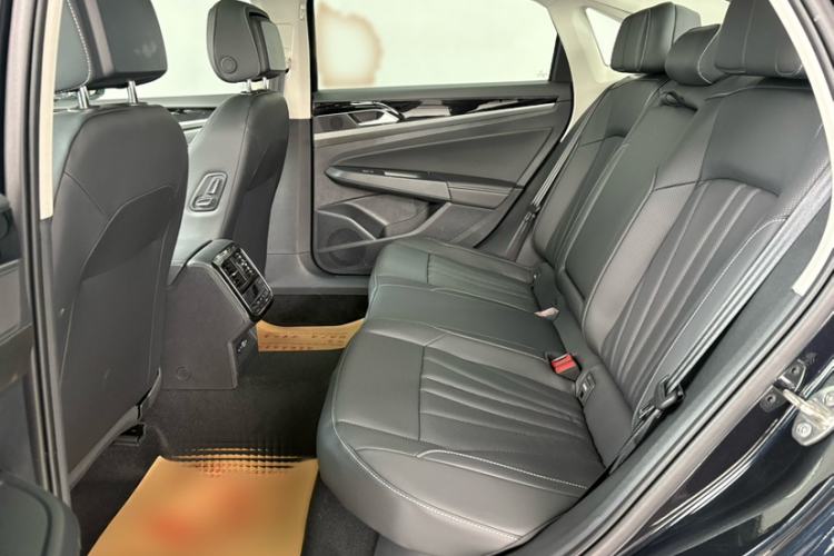 Used Volkswagen Passat 2026 Model, Outstanding 330TSI Elite Edition Interior 3