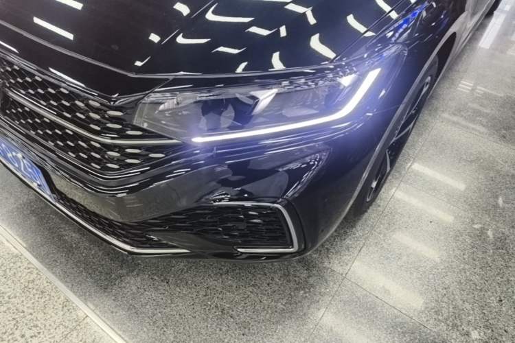 Used Volkswagen Passat 2026 Model, Outstanding 330TSI Xingkong Elite Edition Left Front Headlight