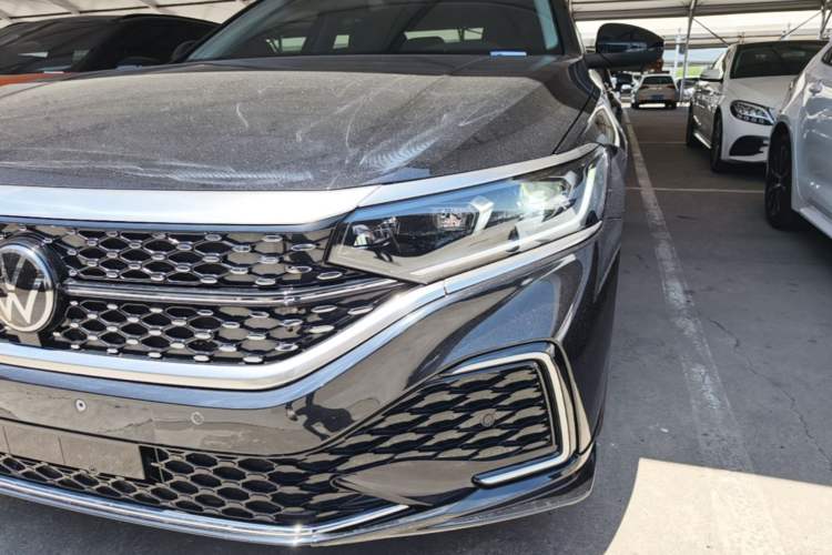 Used Volkswagen Passat 2026 Model, Outstanding 380TSI Xingkong Longteng Edition Left Front Headlight