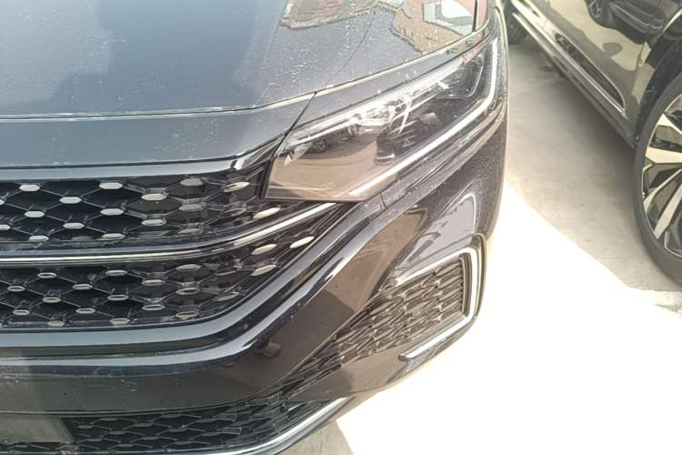 Used Volkswagen Passat 2026 Model, Outstanding 380TSI Xingkong Longteng Edition Left Front Headlight